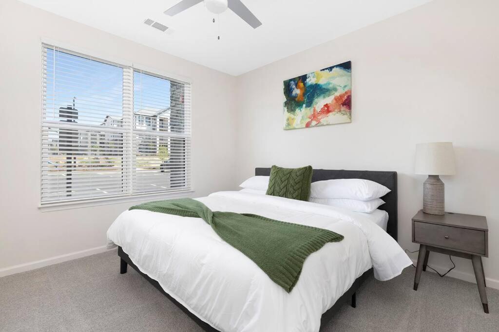 Stylish New Condo In Concord Exteriér fotografie
