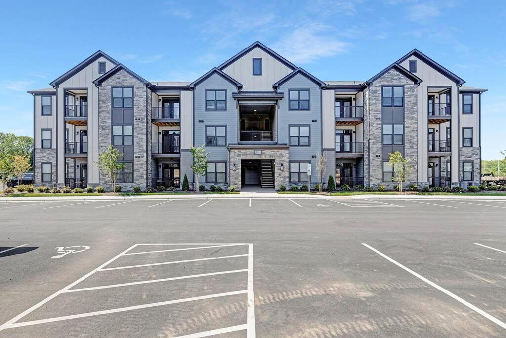 Stylish New Condo In Concord Exteriér fotografie