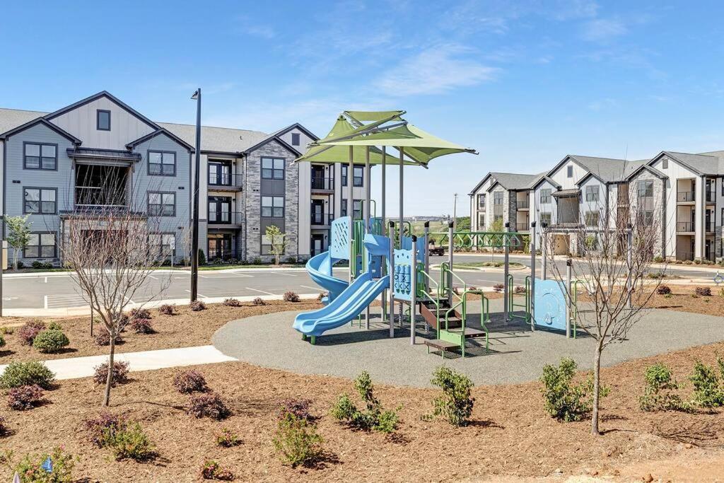 Stylish New Condo In Concord Exteriér fotografie