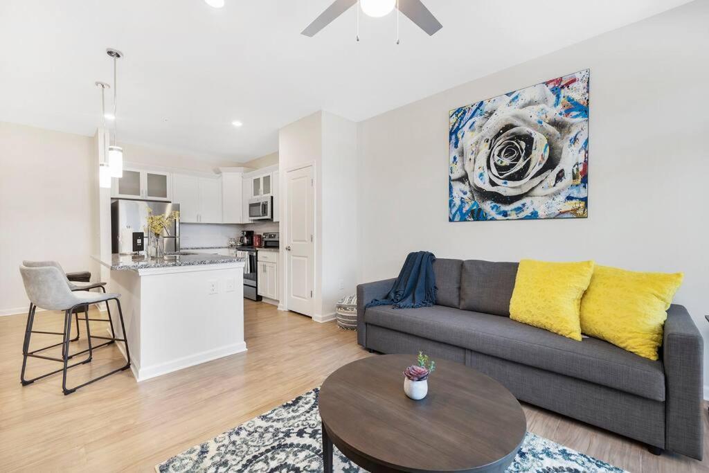 Stylish New Condo In Concord Exteriér fotografie