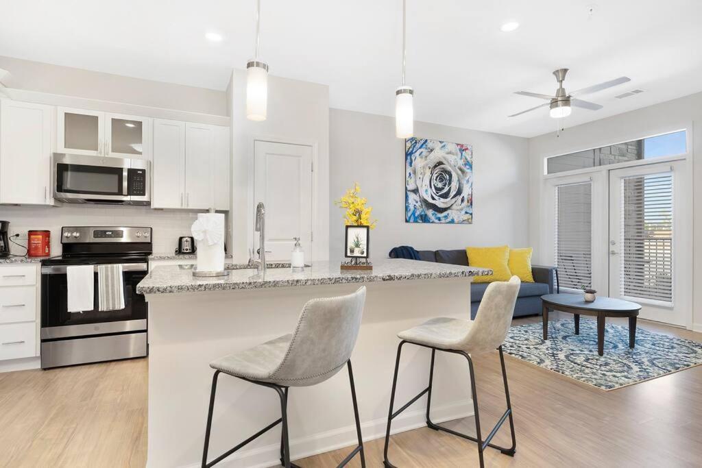 Stylish New Condo In Concord Exteriér fotografie