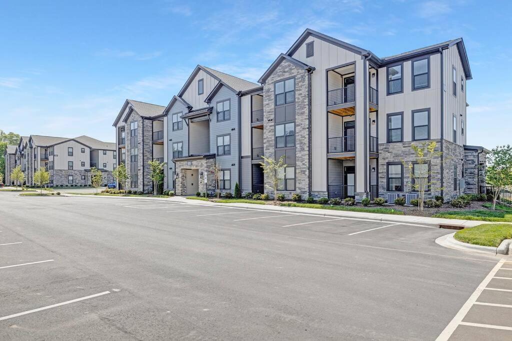 Stylish New Condo In Concord Exteriér fotografie
