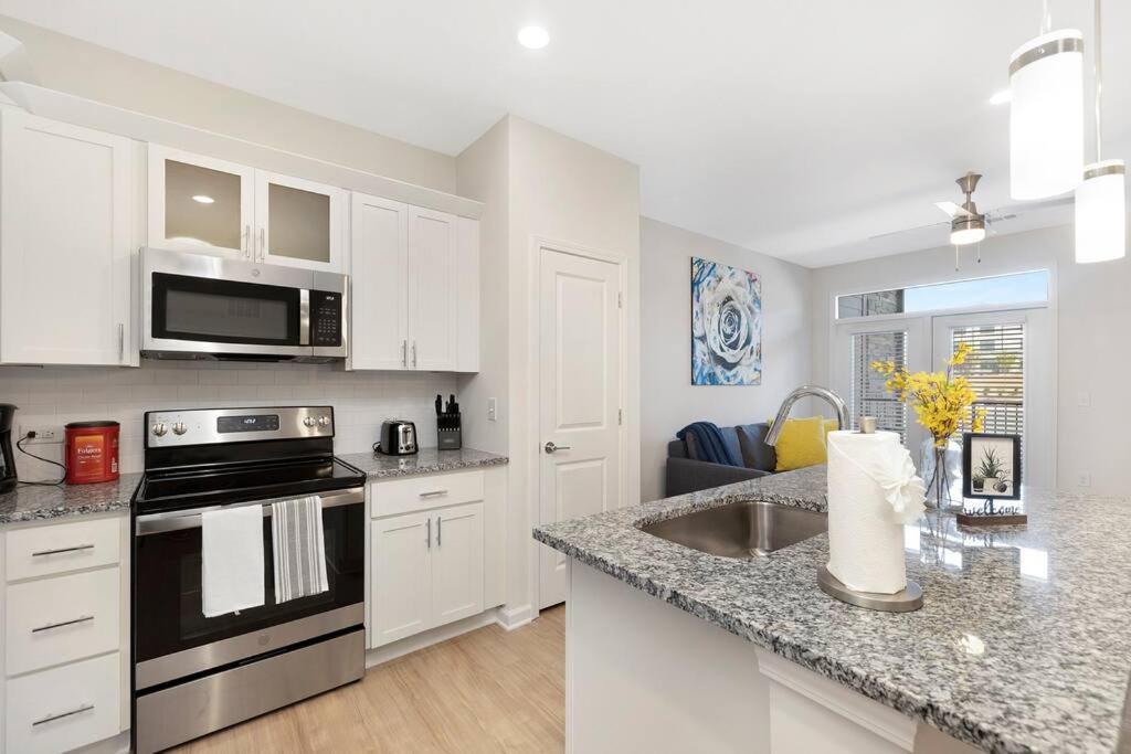 Stylish New Condo In Concord Exteriér fotografie