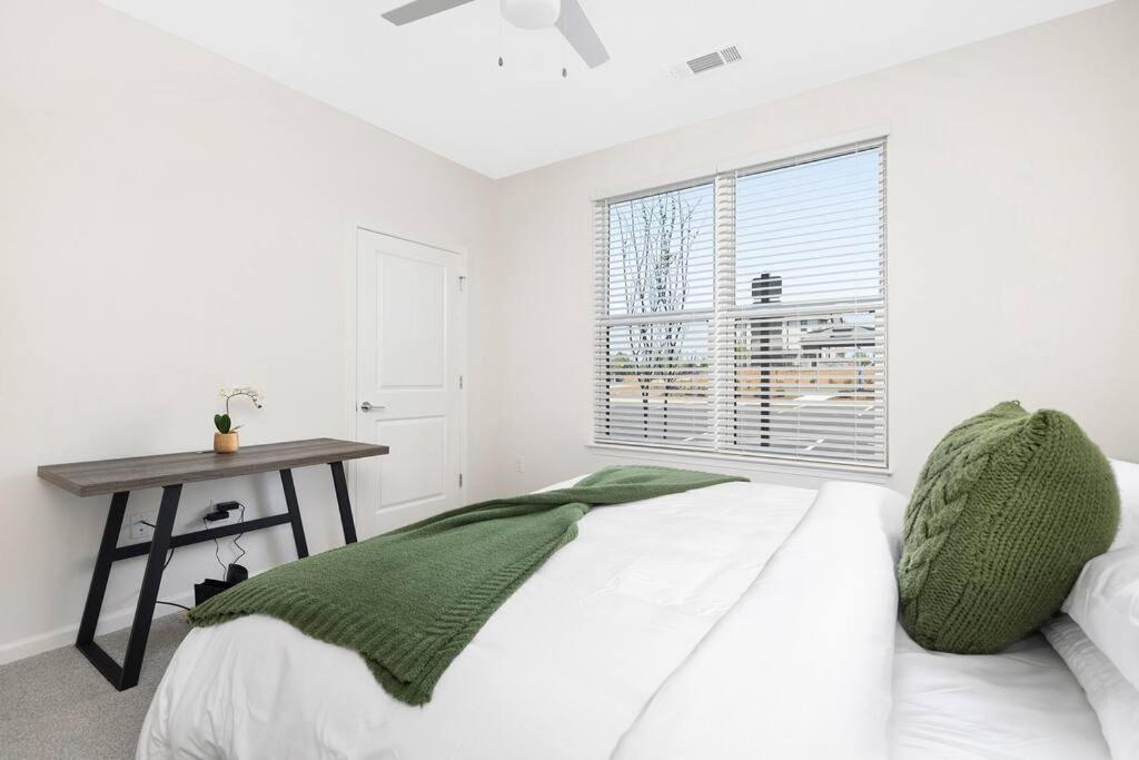 Stylish New Condo In Concord Exteriér fotografie