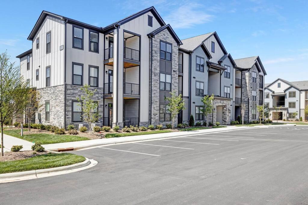 Stylish New Condo In Concord Exteriér fotografie